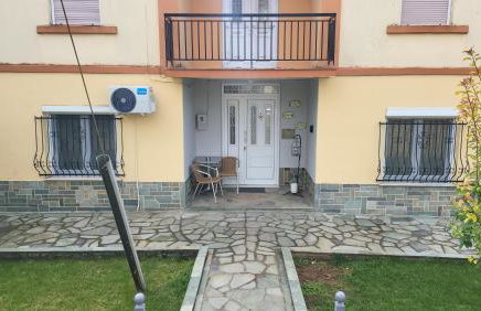 Αυλή της Ελιάς - Foto 1