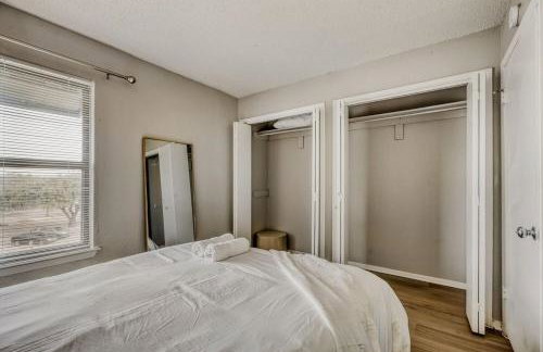 Urban Chic Getaway 2B - Sleeps 6 - Pool Prkg, WD - Foto 25