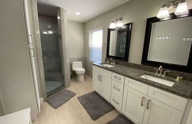 Beautiful Remodeled Private Pool Home - Foto 17