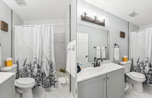 All New! Convenient Location! Sleeps 6 - Foto 46