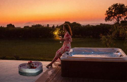 Aphrodite Luxury Suites, Private Heated Pool & Jacuzzi -Romantic Escape for Couples - Photo 4