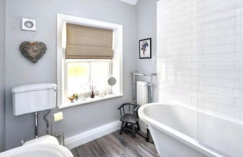 Charming country cottage at a Victorian Station - Foto 10