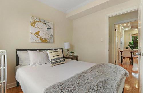 2BR Alluring Apartment with Laundry - Cullom D3 - Photo 9