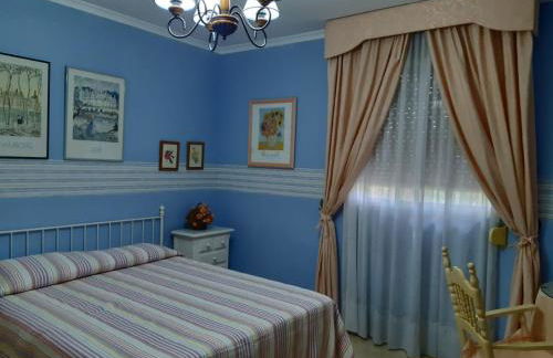 Precioso chalet próximo a Sevilla con jardín y piscina privada 8 personas Wifi gratis 2 salones 4 dormitorios 2 baños - Foto 6