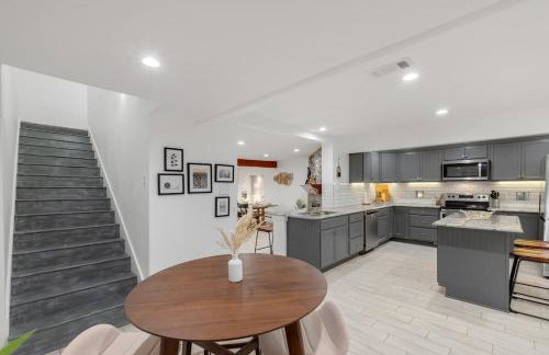 Lakefront Retreat Sleeps 15 Starlink Internet - Foto 23