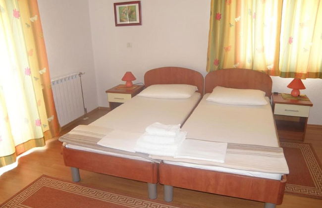 Villa Borna Apartments - Photo 5