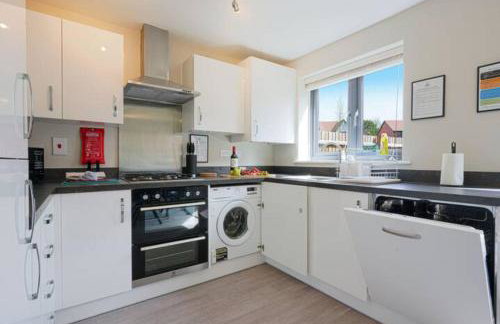 Wavendon House • Sleeps 6 • Driveway Parking • Garden • Fast Wifi • Smart TV • Yoko Property - Photo 17
