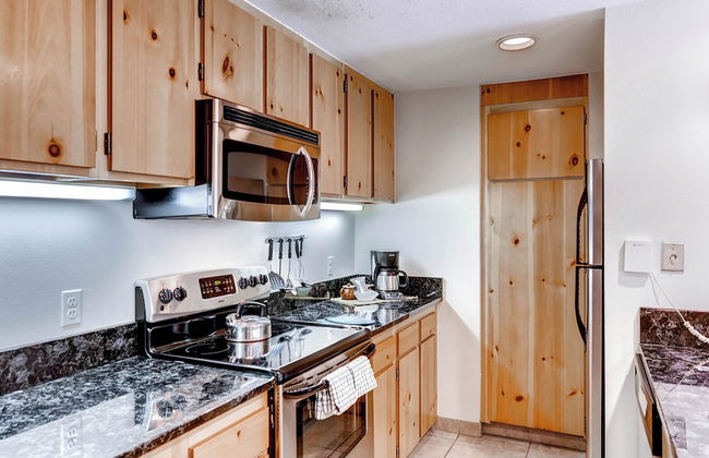 Studio in Lakeside Village, Updated Kitchen & Bath apts - Foto 98