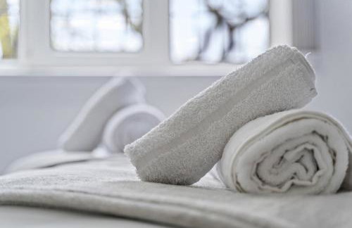 4 to 6 Beds Van Parking South Birmingham NR Edgbaston Solihull Relocations Insurance and Work Bookings Welcome - By Samina - ARZ Stays - Foto 43