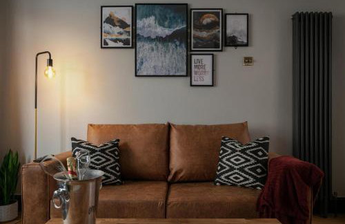 Sutton House by Pureserviced - Photo 17