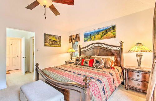 1 Mi to Marina Lake Toxaway Cabin with Fire Pit - Foto 13