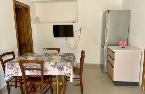 Giardino privato & BBQ Relax a La Caletta per 4 - Foto 5