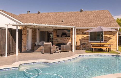 Private Pool - Game Room - Backyard TV - Fenced Yard - Photo 23