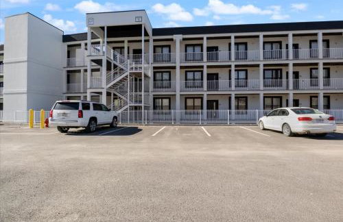 Upscale Lakeside Condo with Extraordinary Amenities at Topsider in Osage Beach 19mm - Photo 63