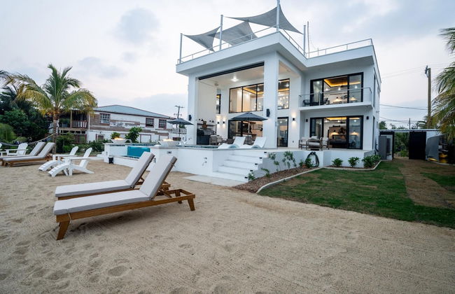 Spacious 4-bed Villa in Placencia Village w Pool - Foto 33