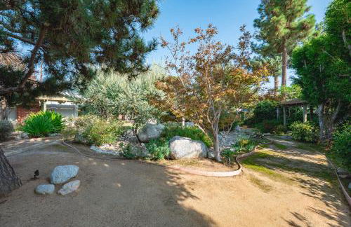 Airy Large Backyard Oasis Perfect Family Getaway - Foto 6