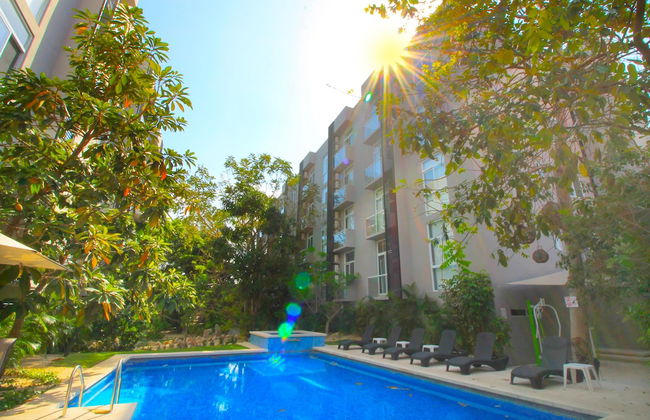 Riviera Towers 2BR & Pool - Foto 1
