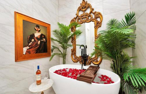 Houston's Downtown Bloom House - Spacious Floral Escape for Groups - Foto 10