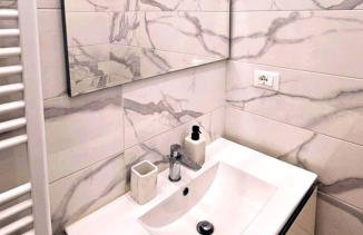Good Night Big Family Apartment with terrace - 5 min from station, Independent entrance - Foto 7