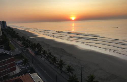 Mongaguá com vista para o Mar pé na areia - Foto 32