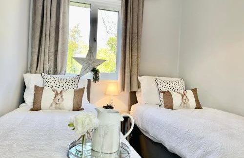 Charming 2 Bedroom Bungalow with open plan living - Foto 13