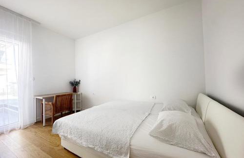 Sofi - modern with private garage - Photo 15