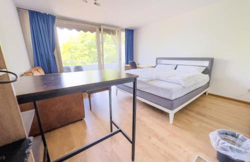 Ruhiges Apartment, Balkon, U-Bahn - Foto 1