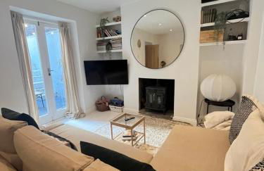 Cozy Garden Apartment with Wood Burner - Foto 10