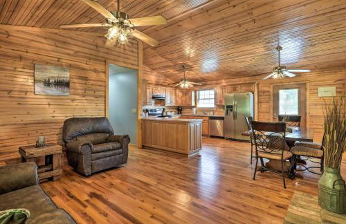 Quiet and Cozy Omaha Cabin about 20 Mi to Branson! - Foto 6