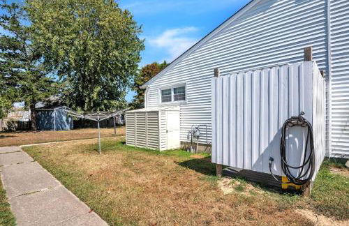 Cozy 2BR Condo - Beachside Bliss with Yard Space condo - Foto 25