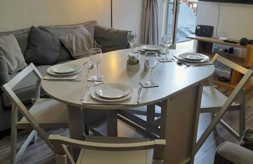 Cosy Jesmond 3 bed apartment - fantastic location - Photo 2