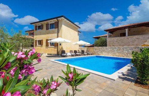 4 Bedroom Beautiful Home In Turcic - Foto 1