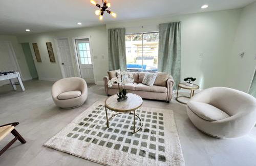 Weeki Wachee Retreat Canal home with hot tub kayaks canoe and boat with trolling motor included - Foto 8