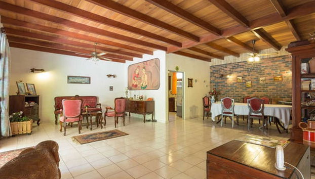 Coin salon dans le hall