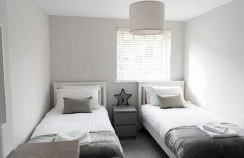 Lovely, comfortable 2-bed Braehead - free parking - Pass the Keys - Foto 15