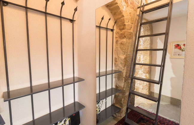 Best Location Jerusalem Stone Apartment - Photo 21