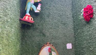 The Alice Apartment - by Coastline Retreats - Balcony Apartment - Alice in Wonderland Themed Secret Room - Luxury Copper Bath in Master Bedroom - Foto 5