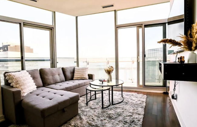 Lanterra Downtown Cn Tower - Photo 57