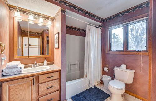 Rice Lake Cabin Retreat with Red Cedar Lake Access! - Foto 19