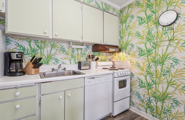 Retro Turtle Reef Condo 1 Block From Beach w Pool - Foto 29