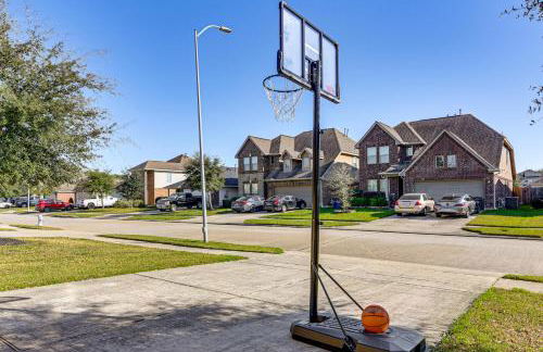 Covered Patio and Spacious Yard Houston Area Home! - Foto 39