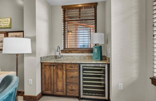 Sunrise Gondola Retreat Ski In Ski Out - Photo 10