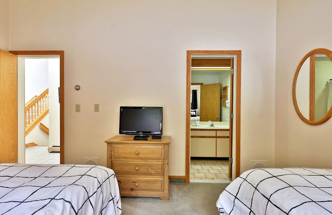 The Woods by Killington Vacation Rentals - 2 Bedrooms - Photo 15