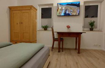 Ehemalige Uhrmacherwerkstatt mit Terrasse - Foto 4