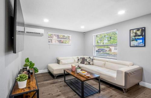 Family-Friendly Tampa Home with Heated Pool - Foto 6