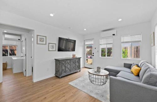 Modern Cottage, Hot Tub, Bistro Patio, Putting Green, Walk to All! - Foto 64