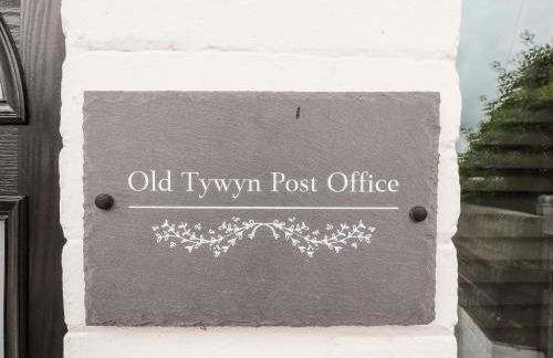 The Old Tywyn Post Office - Photo 4