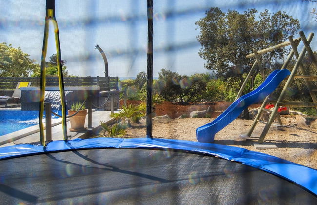 Villa with Swimming Pool, Outdoor Kitchen, Sauna, Hot Tub, Play Area, Sea View - Foto 32