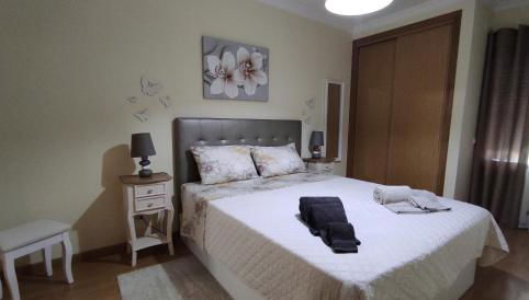 2 Bedroom Apartment with Pool in Tavira - Foto 1, towels, wardrobe