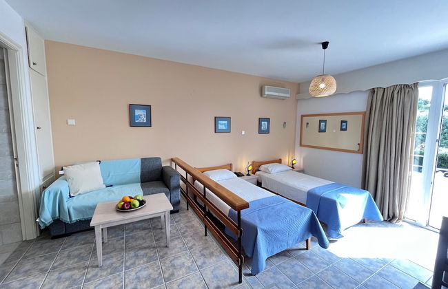 Hotel Elena - Photo 7